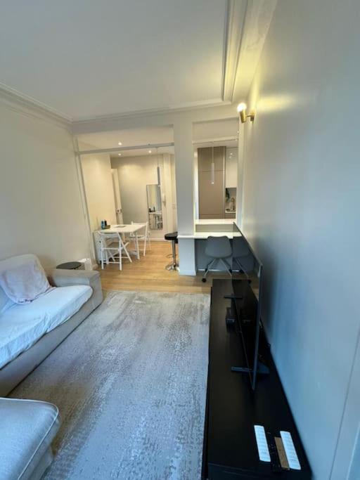 Charmant Appartement Alesia Париж Екстериор снимка